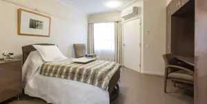 5.Standard Room_Manly Vale-carousel_1016x512-WEB.jpg